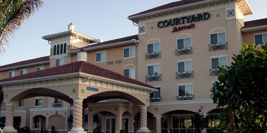 Late Chinese bid to takeaway Starwood from Marriott deal