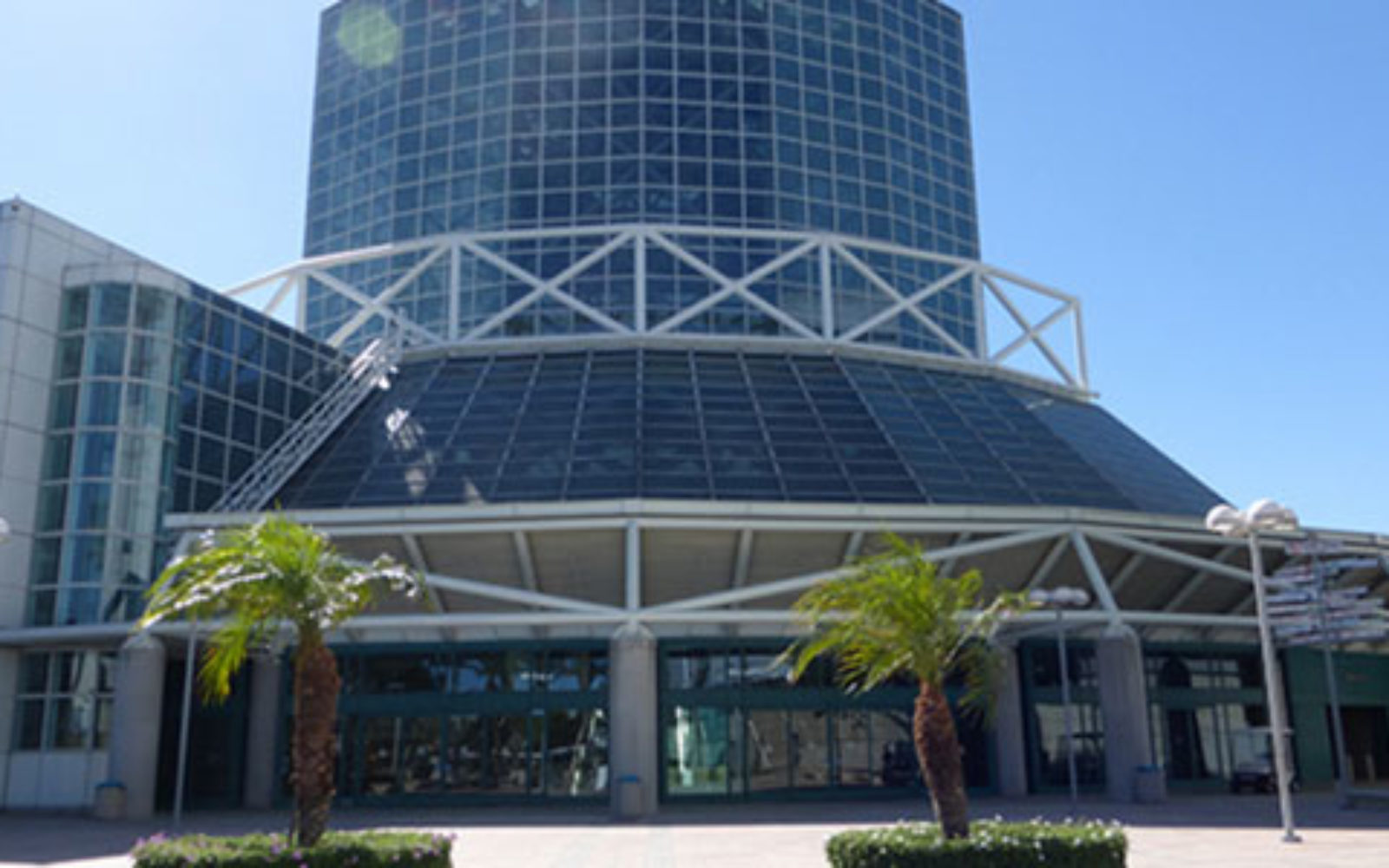 L.A. sets tourism record of 45.5m visitors in 2015