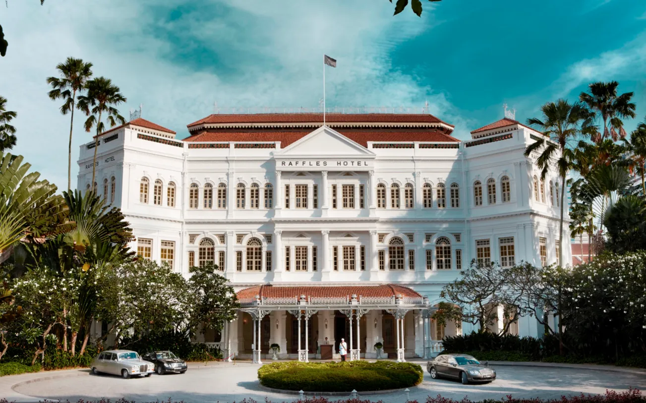 AccorHotels acquires FRHI Hotels & Resorts