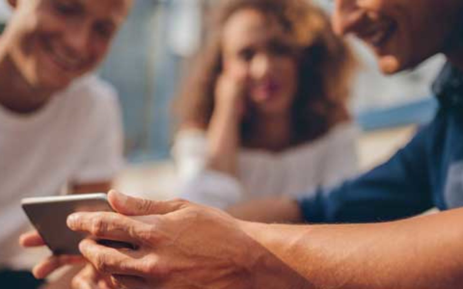 Mobile video drives internet ad spend to £10bn record high