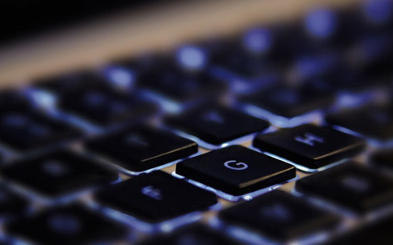 technology-785742_1920-2-1600×1000-1
