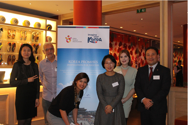 Korea on the ball with early London festive celebration