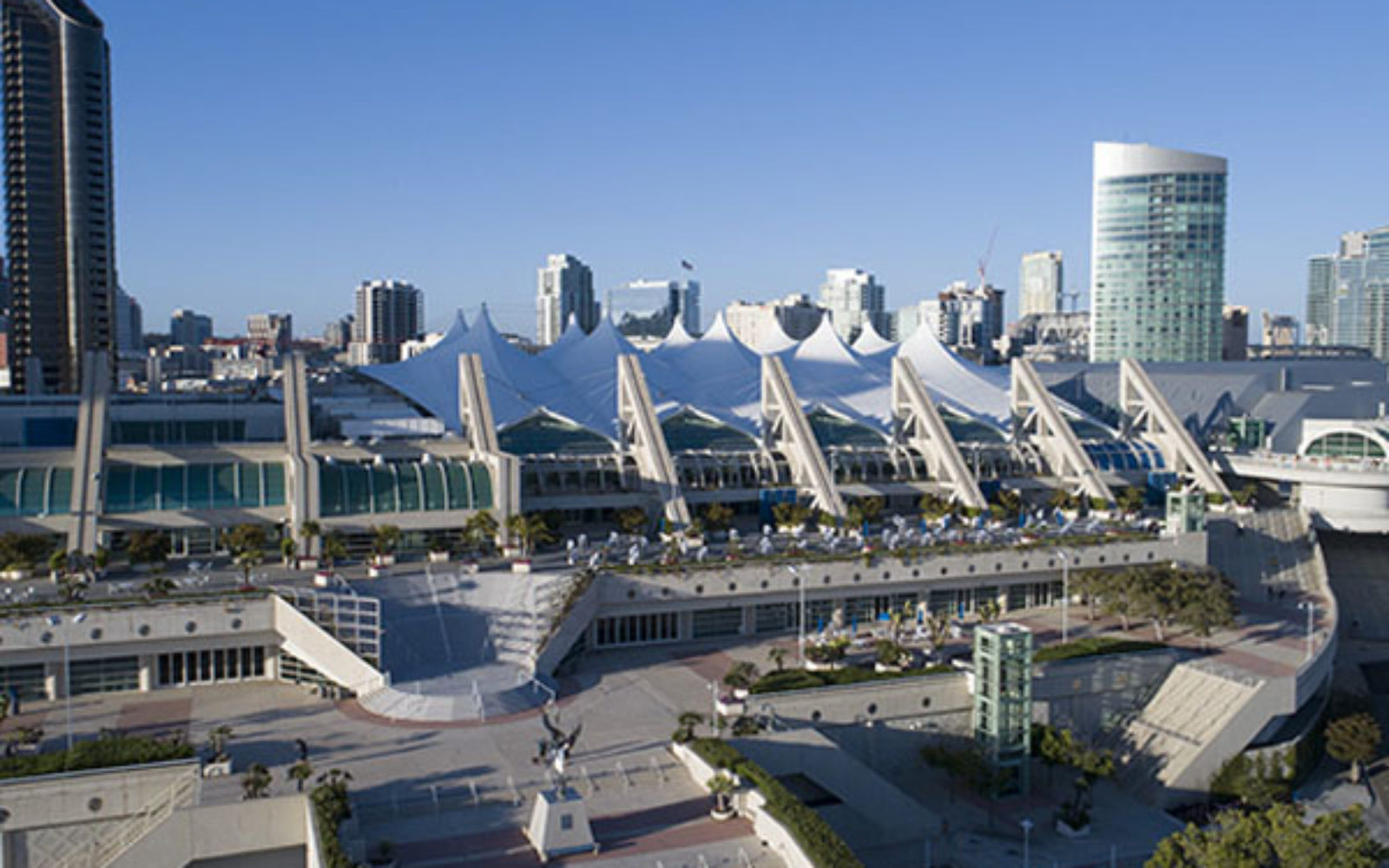 San Diego Convention Center brings turnkey option to HD signage