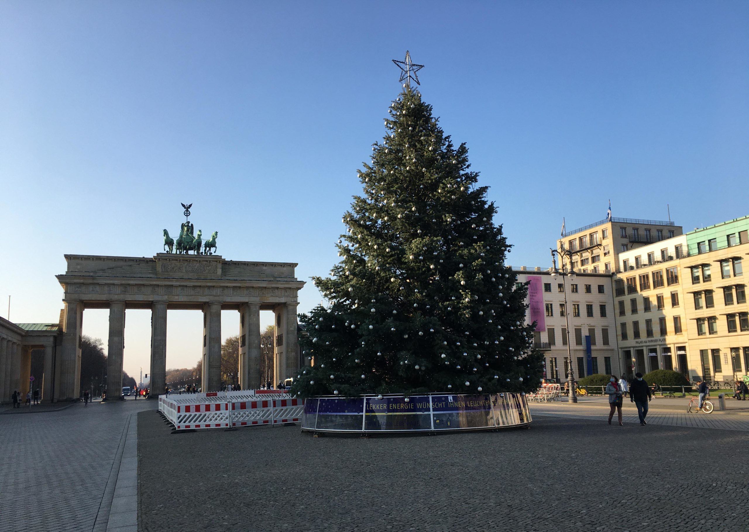 Berlin’s Awakening Beauties – Episode 4, Christmas Special