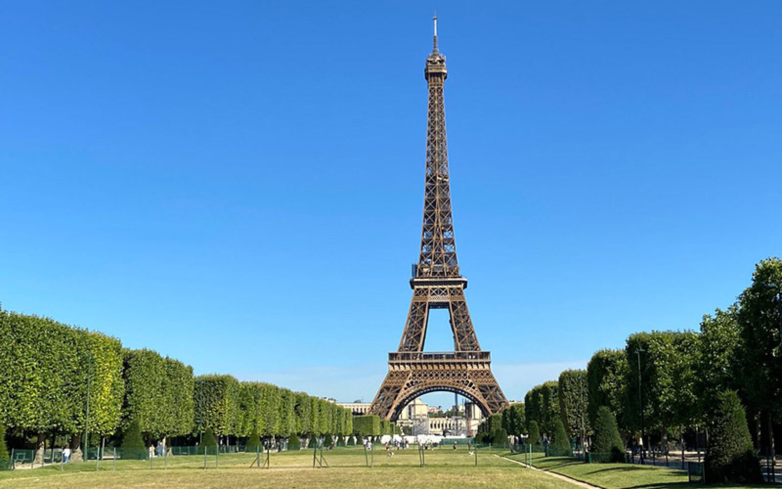 Paris tourism partners sign up to two charters to boost hosting of major events