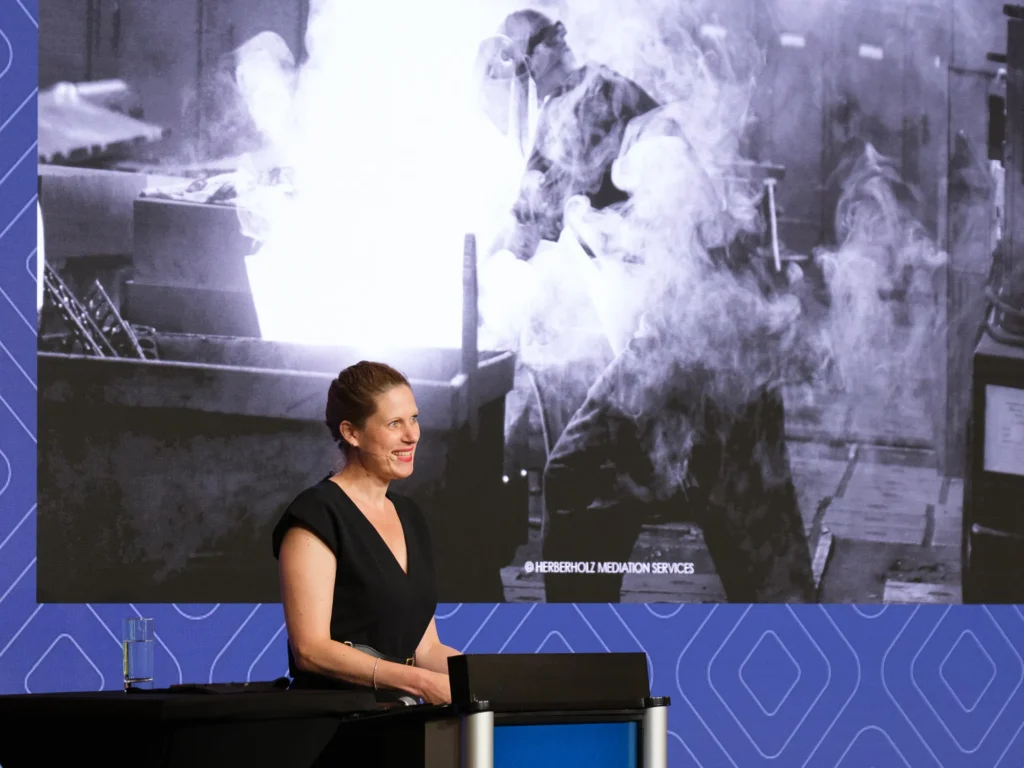Angela H2 Keynote Angela Herbenholz-01